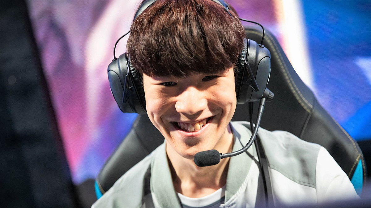 iG上路選手ThsShy擊敗RNG AD選手Uzi取得了最受歡迎選手的殊榮。 圖：翻攝自 LoL Esports Photos flickr