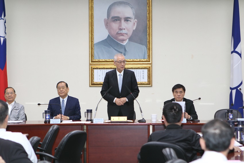 國民黨主席吳敦義首先發表談話。 圖：趙婉淳／攝