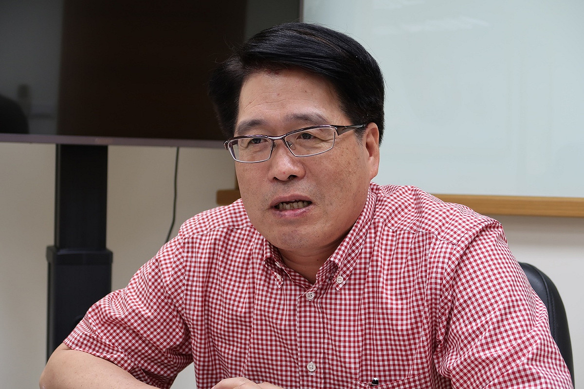 台灣民意基金會董事長游盈隆29日表示，民進黨如果還一成不變，總統大選至少輸2百萬票。 圖：林朝億/攝