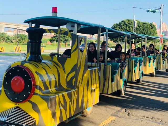 大台北都會公園的「幸福小火車」，是親子們假日休閒的好去處。 圖：新北市政府／提供