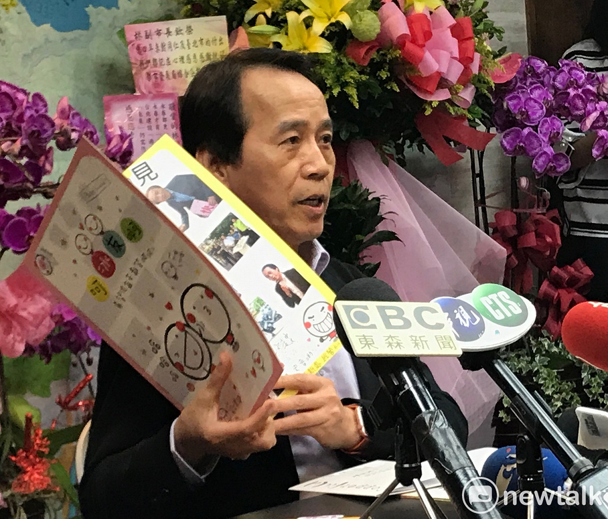 台北市副市長林欽榮請辭後，首度公開露面，接受媒體訪問。 圖 : 周煊惠 / 攝