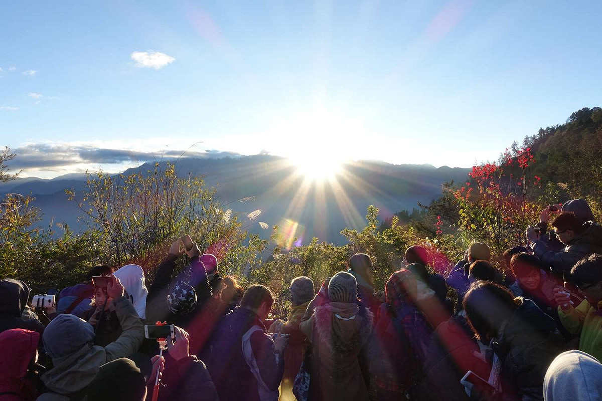 嘉義阿里山日出是台灣名揚國際的景色。 圖：截自阿里山國家風景區管理處網站