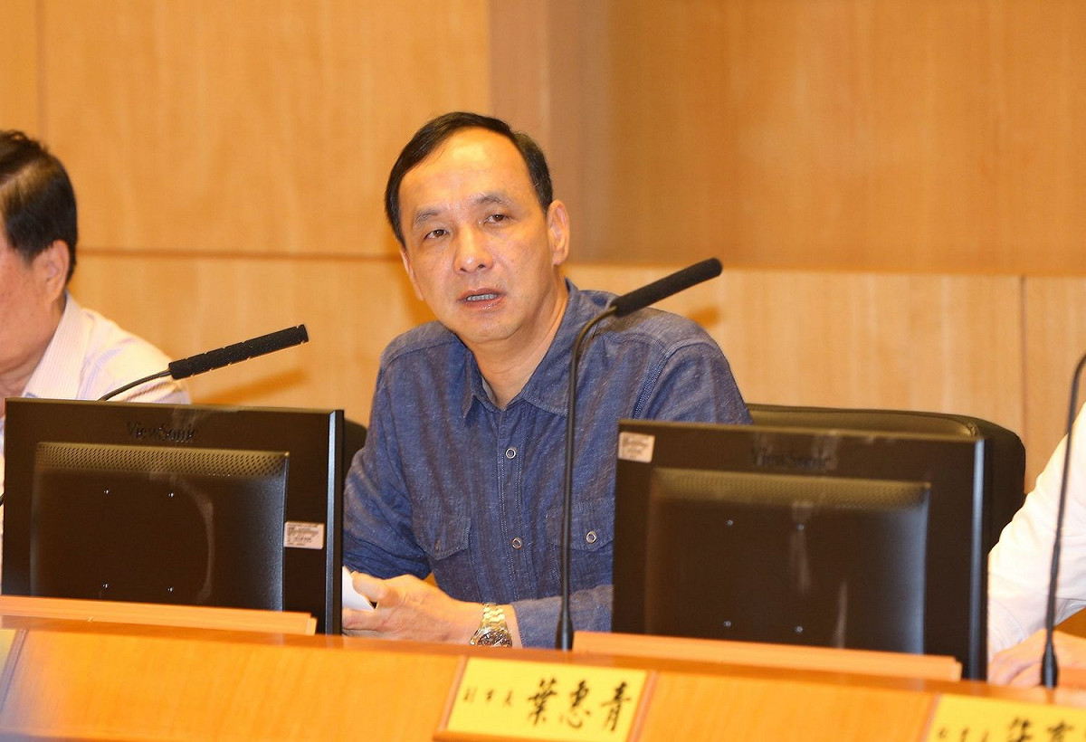 新北市長朱立倫上午在市政會議談到核一廠除役，重申安全第一，並呼籲不要再吵核一延役的問題。 圖：王峻昌/攝