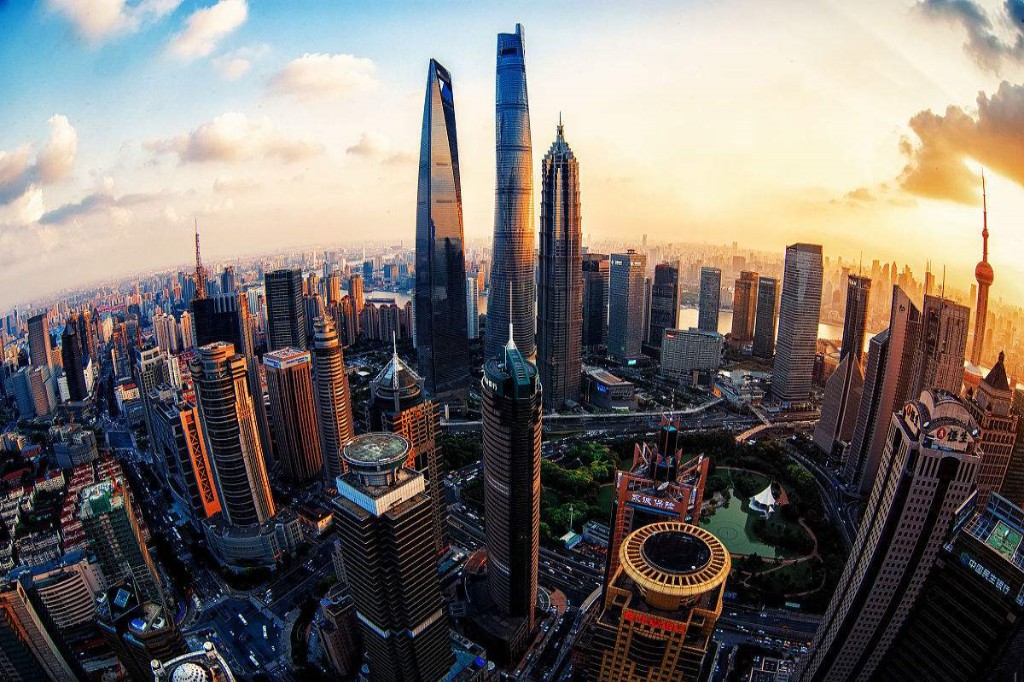上海擠下香港，成為亞洲高端消費最昂貴城市。 圖 / 視覺中國