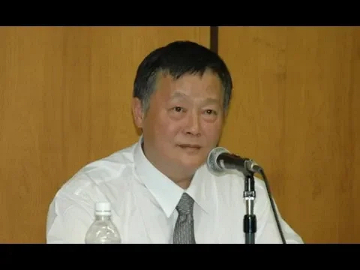 魏京生說，「現在，到了習近平時代，政治上甚至倒退了」，他談到中國政府仍在進行對於人權人士的打壓。 圖：翻攝Youtube