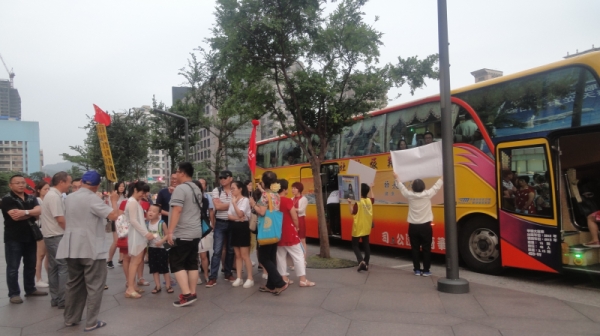 民進黨立委葉宜津、蕭美琴都提醒觀光局注意，不要再出現低價團甚至零團費陸客團。 圖 : 翻攝自ceu.org.tw