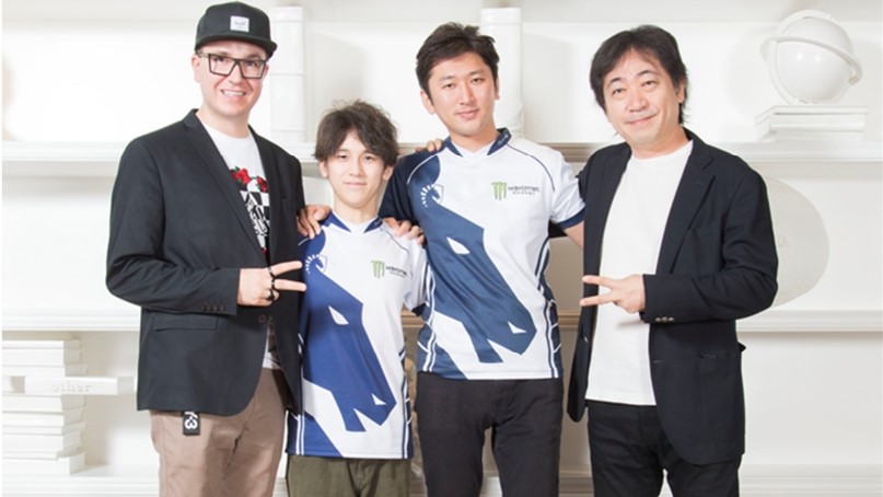 Amuse與Team Liquid達成戰略合作協議，正式代理TL旗下日本格鬥電競選手Nemo（右二）與John Takeuchi（左二）在日本國內的演藝經紀業務。 圖：翻攝自Amuse