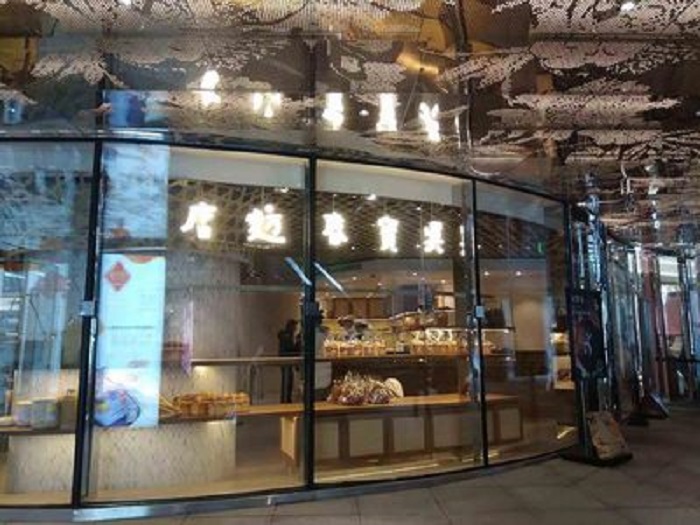 上海吳寶春麵包店已展開試營運，近日將正式開幕。 圖：中央社