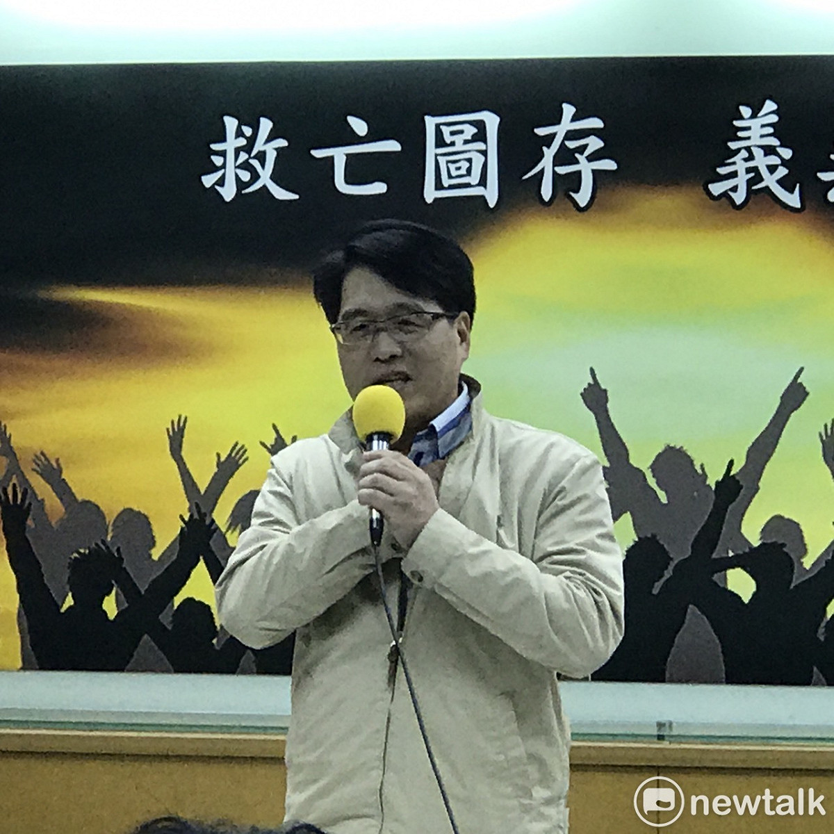 游盈隆說：行政院長賴清德端出的是行政院的檢討」，但黨內目前仍未檢討，「是什麼原因讓本來可以大鳴大放的黨，變成完全不敢討論問題？」他強調，民進黨一定要脫離很壞的政治文化，破除已經屬於寡頭統治。 圖/朱蒲青攝