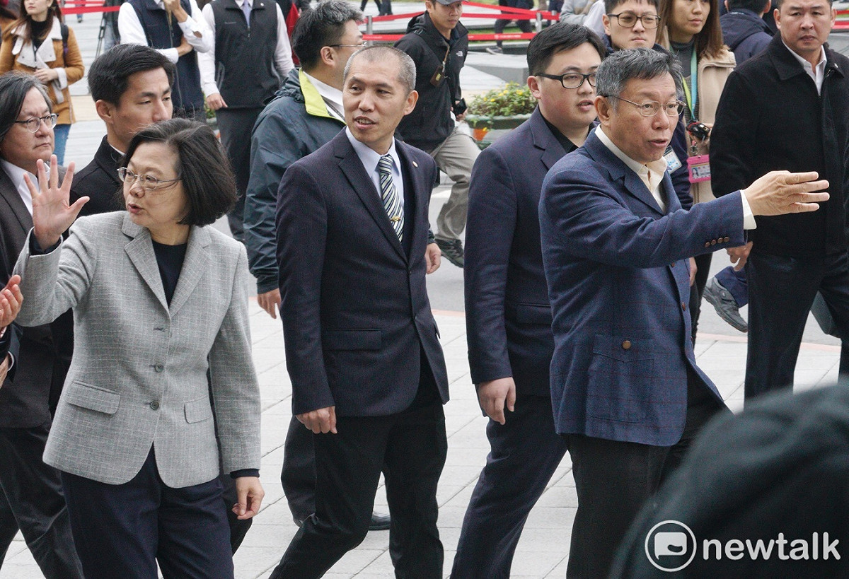 總統蔡英文與台北市長柯文哲，今天下午在北門周邊舉行「蔡柯會」。 圖：張良一／攝