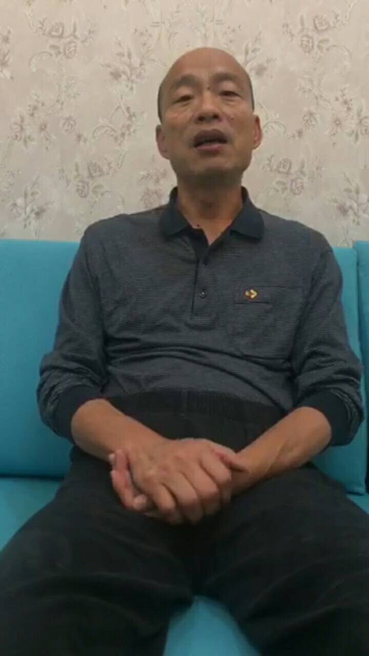 韓國瑜今晚在直播中宣布就職第一晚睡十全果菜市場。 圖：孫家銘／攝