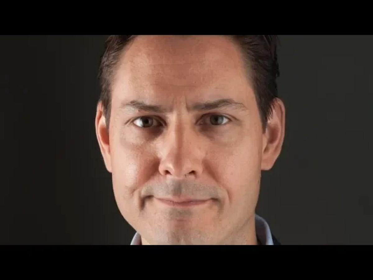 專家說，10日在北京被捕的前加拿大外交官康明凱（Michael Kovrig），可能成為3國紛爭中的「人質」或「棋子」。 圖：翻攝自Youtube