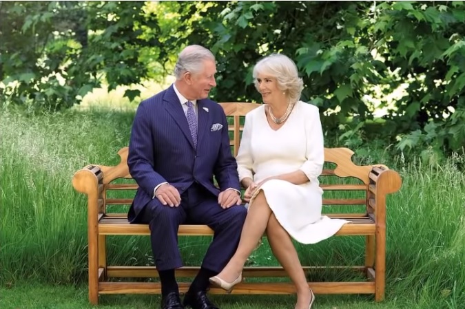 英國王儲查爾斯。(左) 圖：翻攝The Royal Family臉書