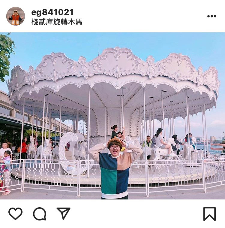 棧貳庫純白的旋轉木馬，超級吸睛。 圖：翻攝自instagram eg841021／開放權限