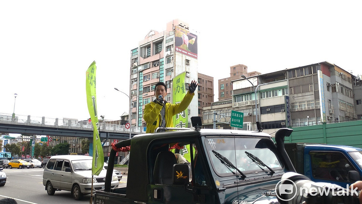 何志偉啟動掃街行程。 圖：陳佩君／攝