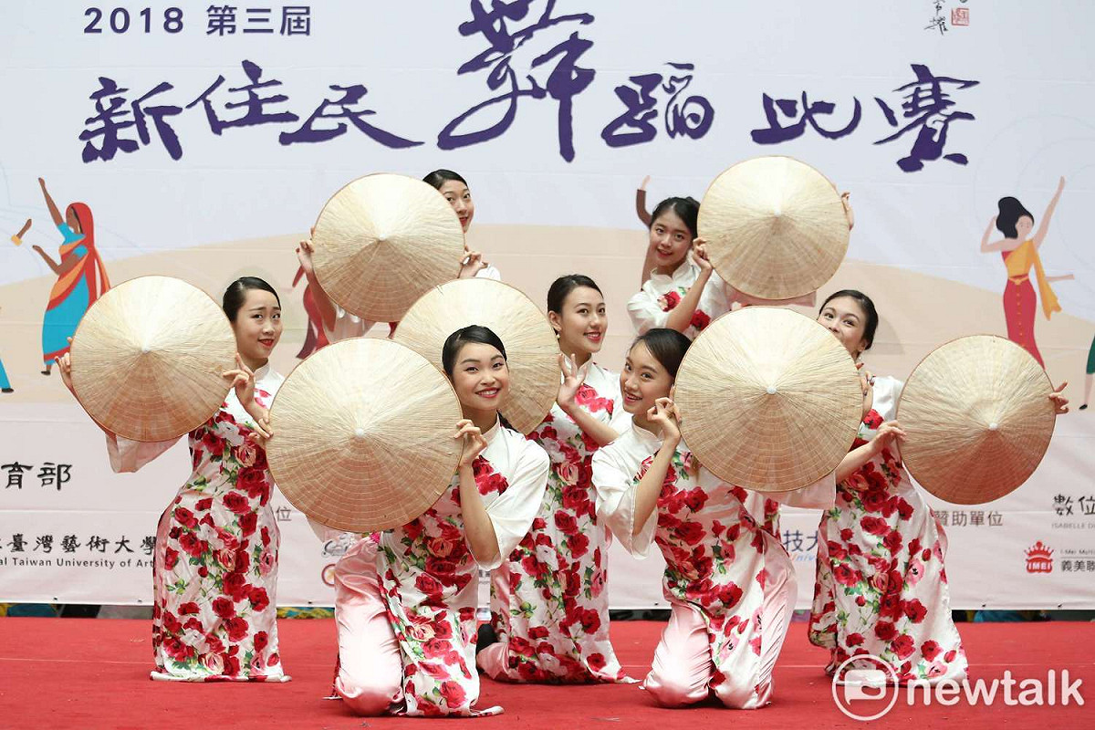 教育部今（16）日在台北火車站舉行新住民舞蹈比賽成果發表會。 圖：教育部提供