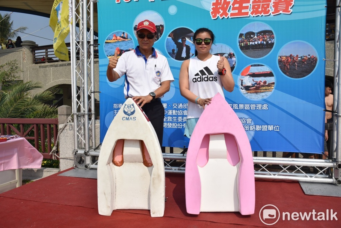 曾應鉅（左）與國家重點培訓的先鋒舟女選手黃云甄。 圖：孫家銘／攝