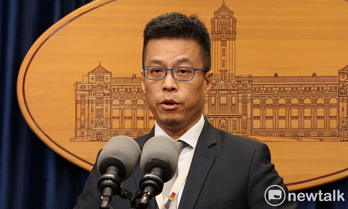 總統府發言人黃重諺17日回應中國打算要求蘋果等國際企業矮化台灣名稱。 圖：林朝億/攝（資料照片）