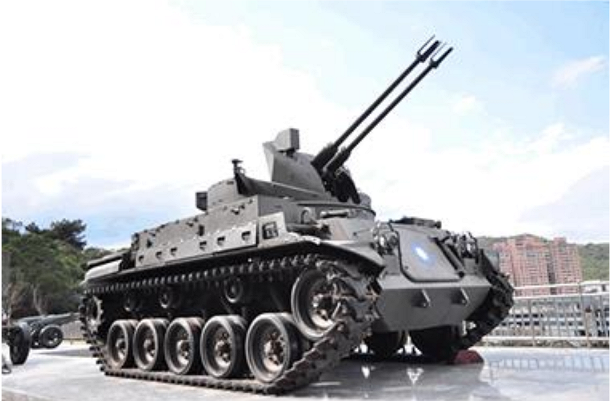 武器公園內的M-42雙管40公厘防空炮車。 圖：新北市民政局／提供