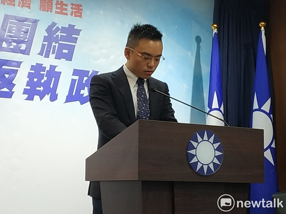 國民黨文傳會副主委兼發言人洪孟楷下午轉述常會內容。 圖：趙婉淳／攝