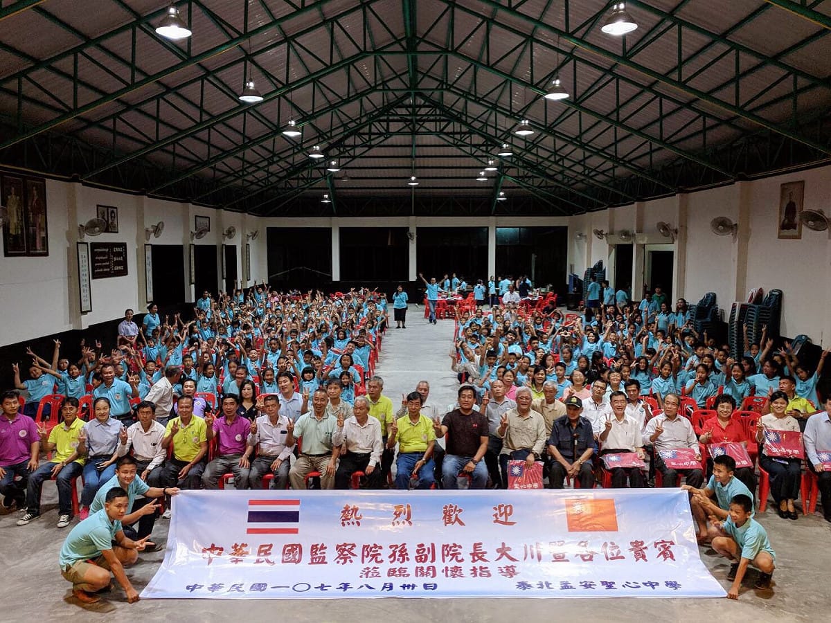 監察委員日前前往泰北地區，考察政府推動泰北地區僑務工作，所到之處均受到當地僑民的熱烈歡迎。 照片：監察院綜合規劃室提供