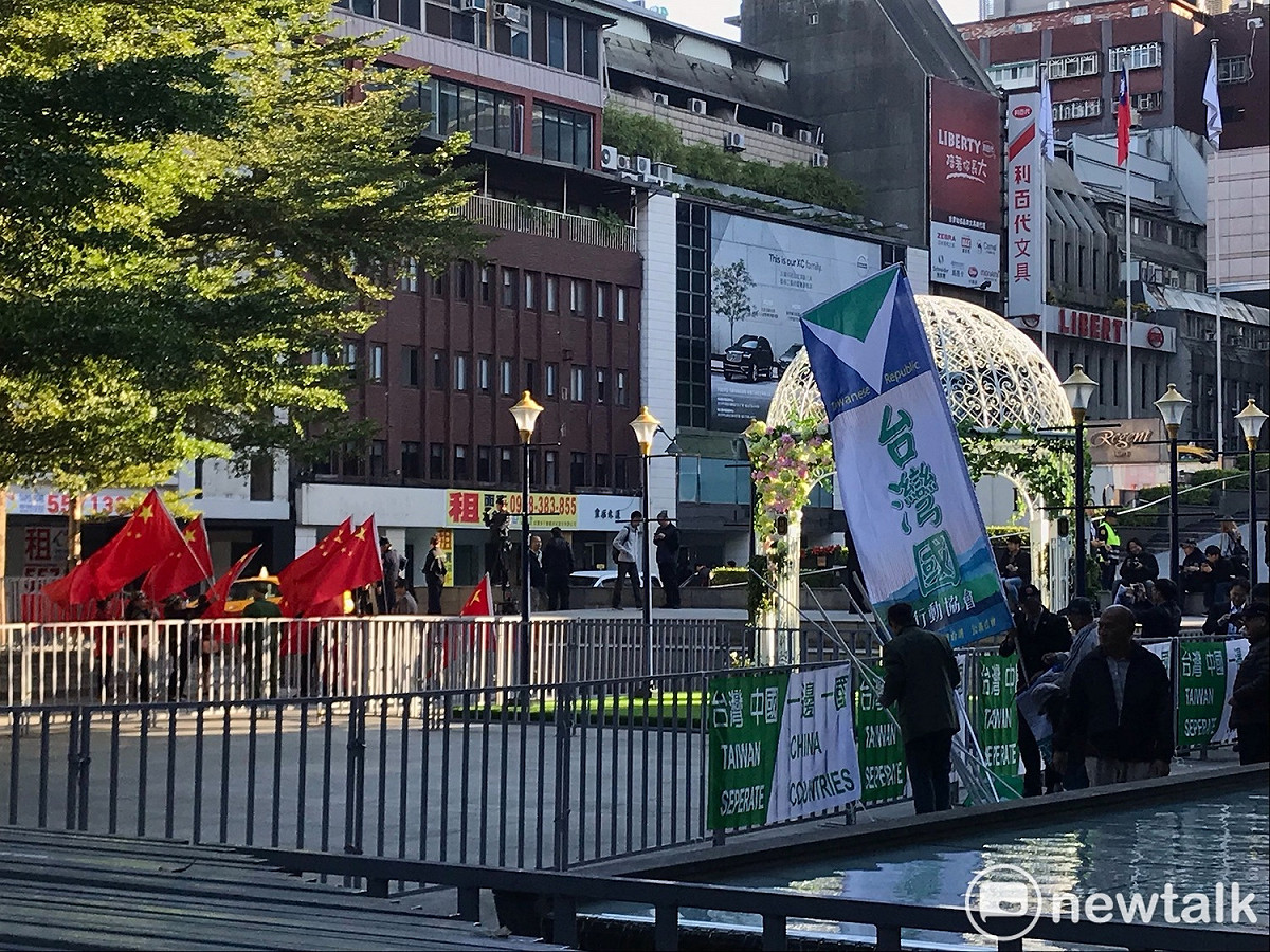 獨派團體台灣國前往雙城論壇晶華酒店場外抗議。 圖 : 周煊惠 / 攝