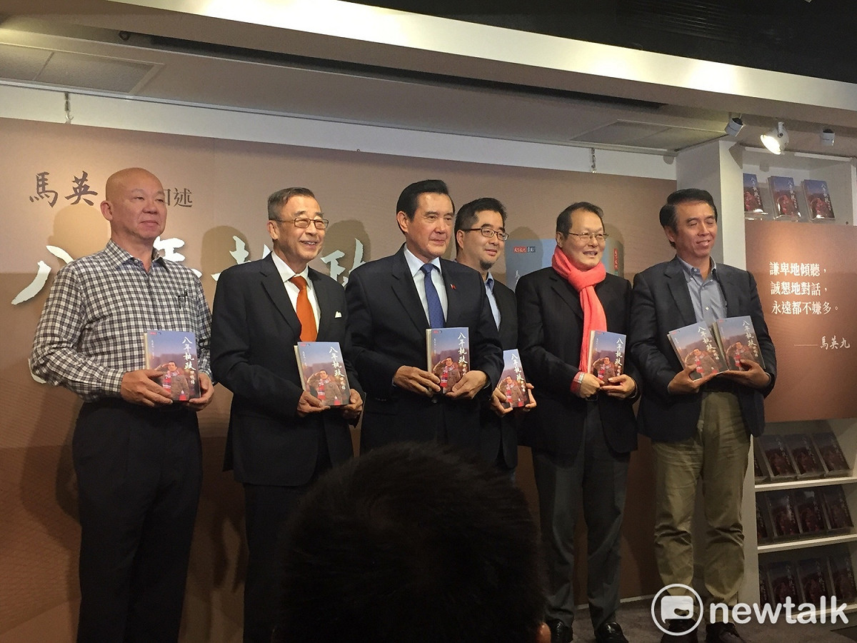 前總統府資政廖了以（左二）、前行政院副秘書長蕭家淇（右二）、國民黨立委陳學聖（右一）均現身與會。 圖：趙婉淳／攝