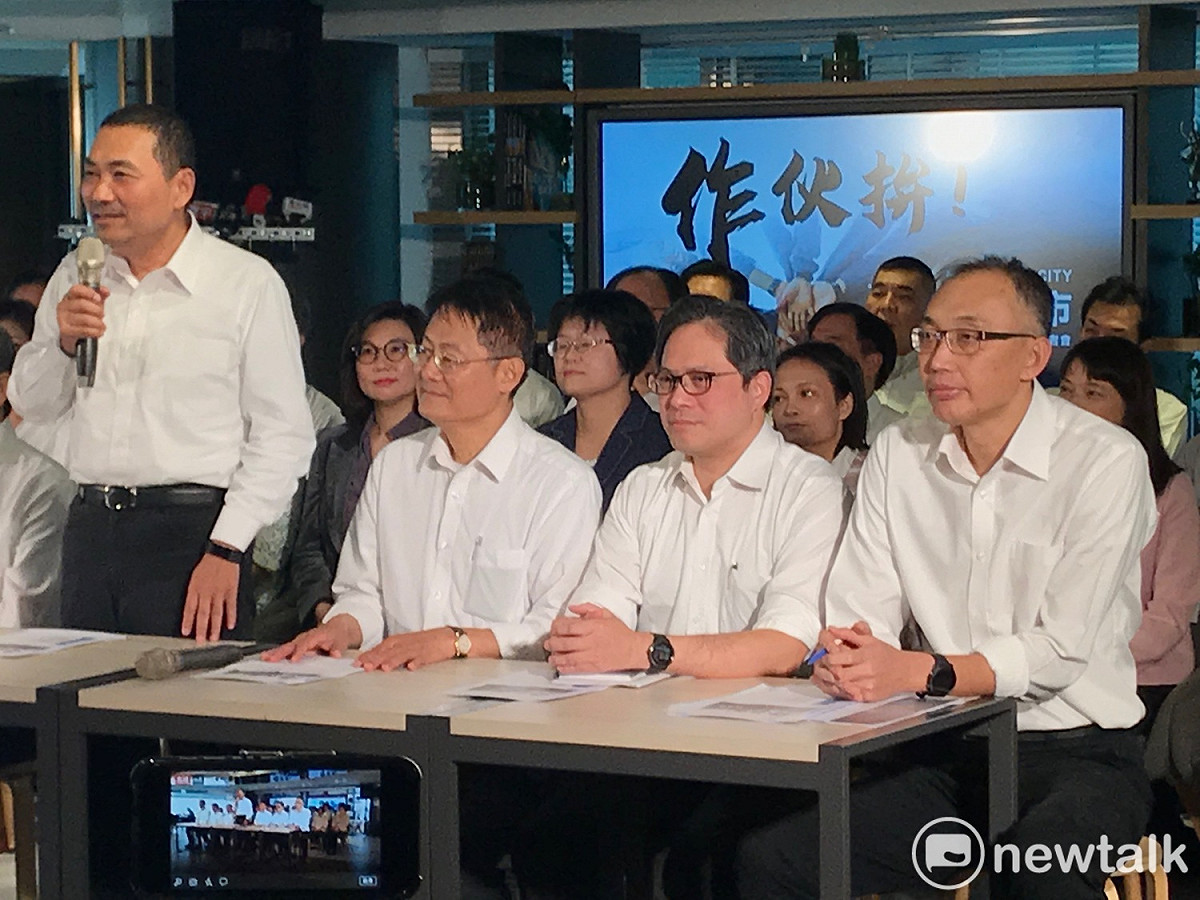 新北市長當選人侯友宜（左起）、副市長陳純敬、吳明機、謝政達。 圖 : 周煊惠 / 攝