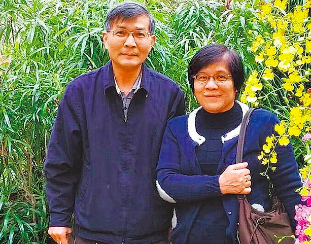 蘇啟誠生前和妻子。 圖：翻攝蘇啟誠臉書