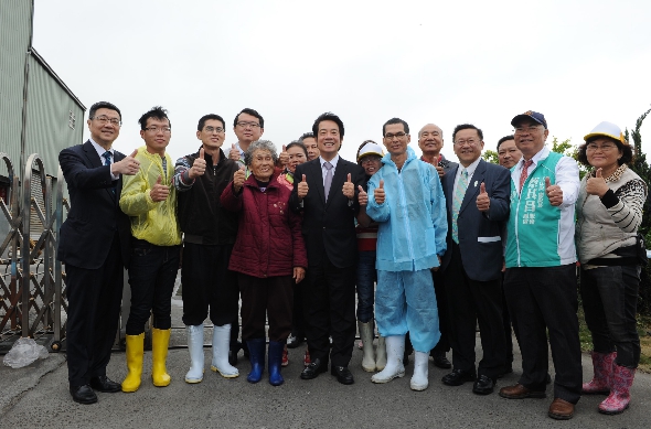 賴清德視察台中市瑞興畜牧場。 圖：行政院/提供
