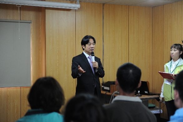 行政院長賴清德表示，防疫視同作戰，每個養豬場都像一座城池。 圖：行政院/提供