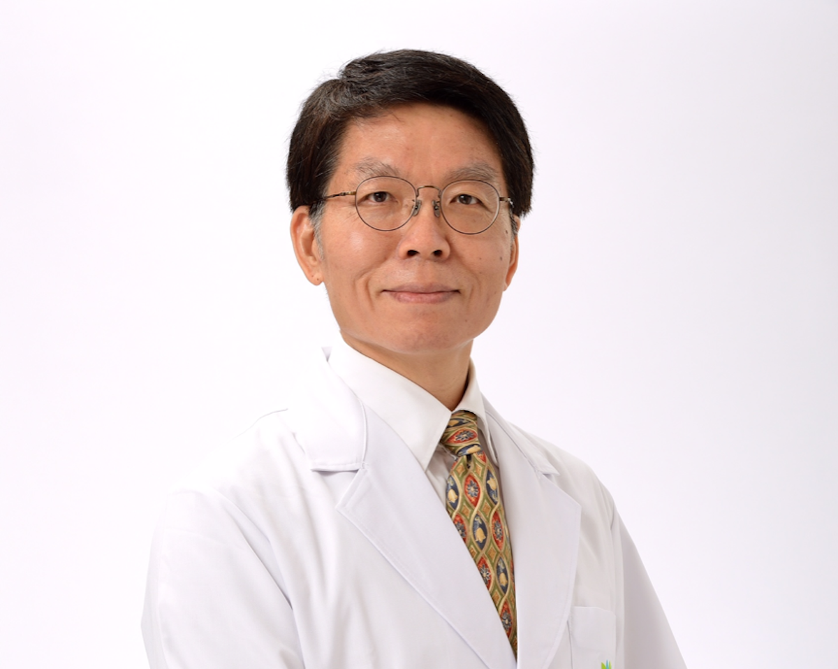 阮綜合醫院一般內科暨腎臟內科主治醫師紀文哲醫師提醒，挖鼻孔，確實有可能會讓鼻黏膜受損而增加感染肺炎鏈球菌的風險。 圖／紀文哲醫師提供