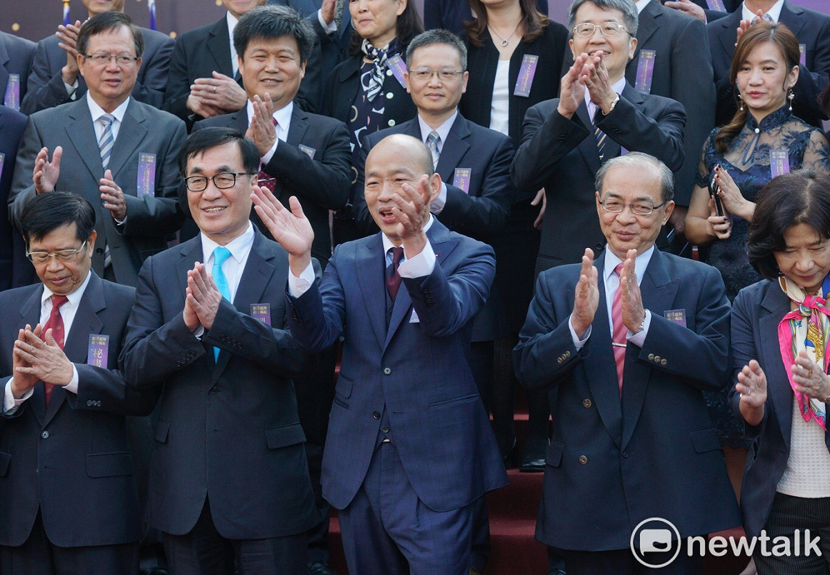 高雄市長韓國瑜與內閣合影。 圖：張良一/攝