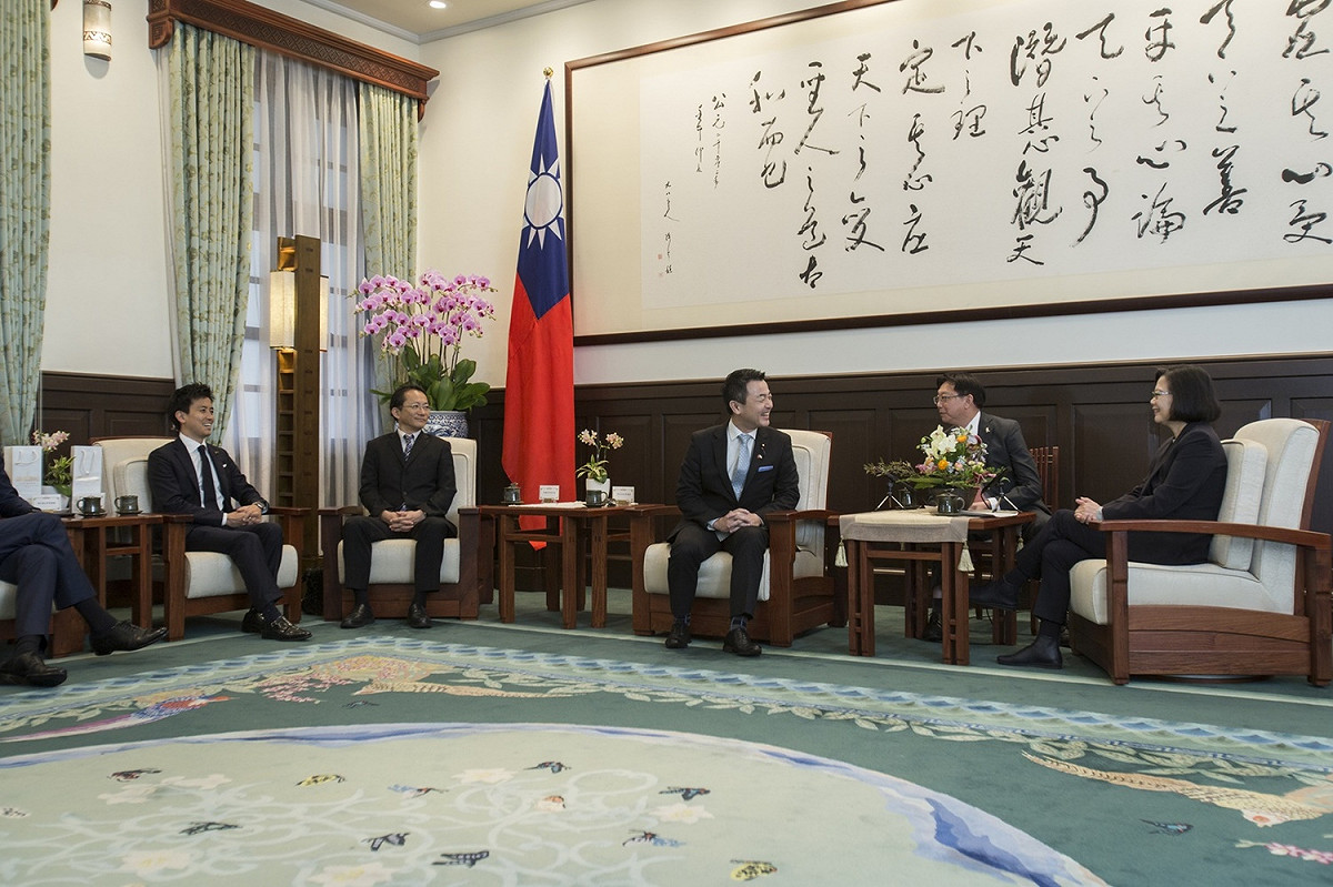 總統蔡英文25日上午接見日本「自由民主黨青年局」局長佐佐木紀眾議員 圖：總統府提供
