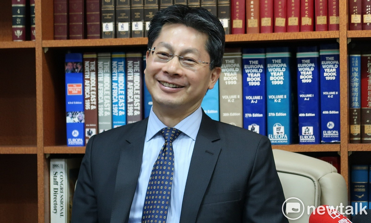 外交部發言人李憲章說明越南團客脫逃事宜。 圖：林朝億/攝