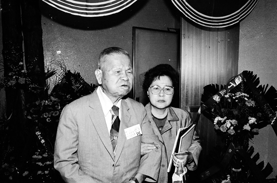 余陳月瑛接下黑派掌門人的位置，擔任高雄縣長時，被稱為「媽祖婆」，她也是余登發老縣長最器重的左右手。 圖：邱萬興／攝
