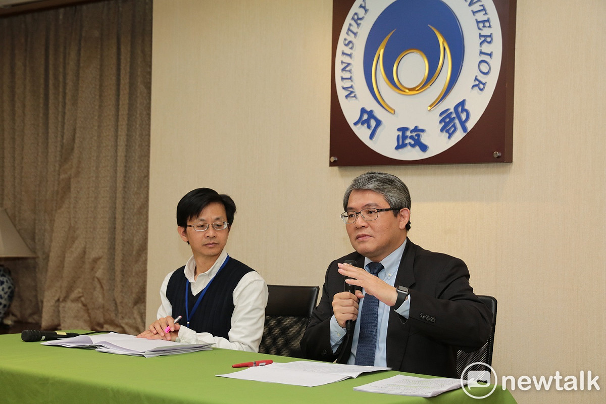 「都市更新條例修正草案」三讀通過，對於這次修法最受矚目的「政府代拆」議題，內政部表示，修法後，強化不同意戶權益的四道防線處理。 圖 : 內政部/提供