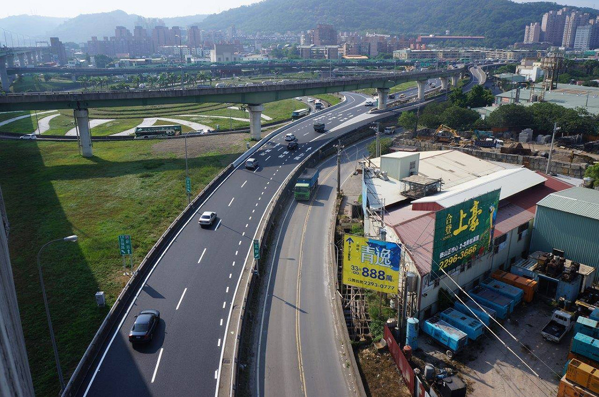 台61線西濱快速公路鹿港伸港段的區間測速系統於3月2零時正式啟用(示意圖) 圖：翻攝自高公局「高速小飛力」粉絲專頁