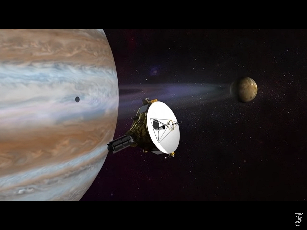 新視野號2006年升空，2015年完成飛掠冥王星的主要任務，傳回史上最清晰的冥王星影像，當時科學家們決定以這艘探測船對「終極遠境」進行研究。 圖：翻攝自Youtube
