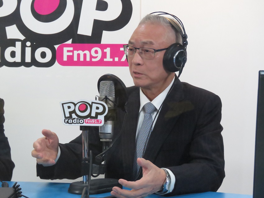 吳敦義上午接受廣播節目專訪。 圖：趙婉淳／攝