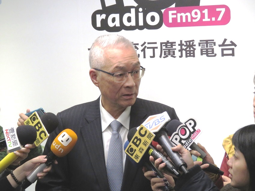 吳敦義上午接受廣播節目專訪。 圖：趙婉淳／攝