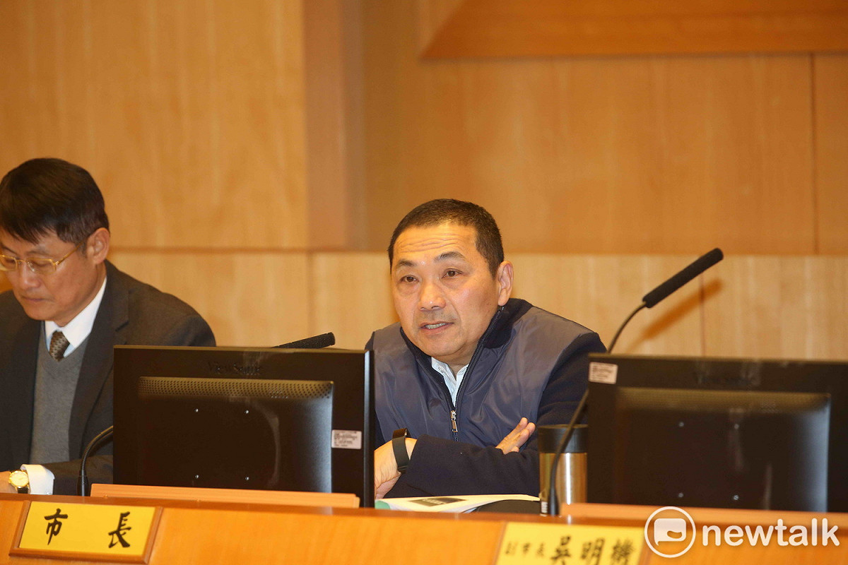 新北市侯友宜今早主持就任後的第二次市政會議。 圖：王峻昌/攝