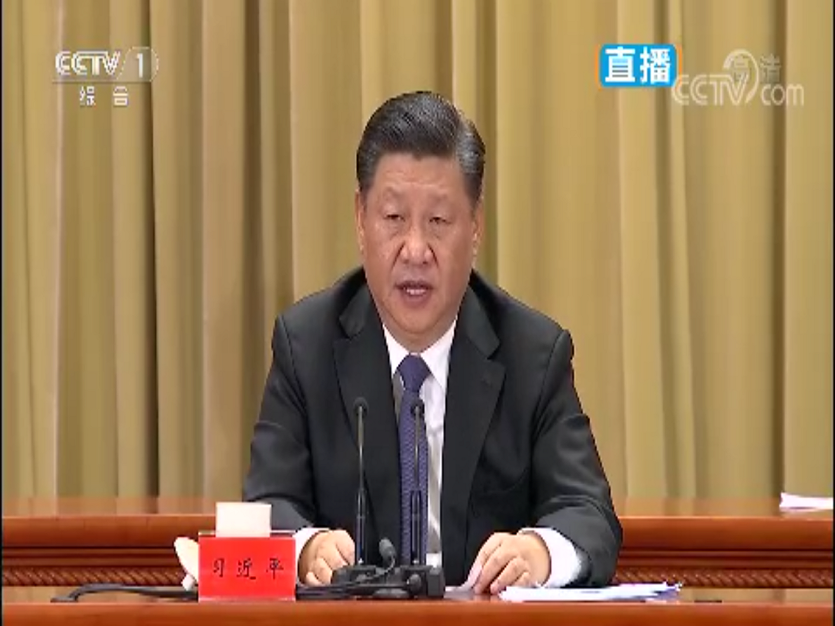 習近平今天也大打「經濟牌」，釋出利多誘因，願「繼續率先同臺灣同胞分享大陸發展機遇，為臺灣同胞臺灣企業提供同等待遇，讓大家有更多獲得感」 。「和平統一之後」，臺灣將永保太平，民眾將安居樂業，積極推進兩岸經濟合作制度化，打造兩岸共同市場。 圖：翻攝自央視網
