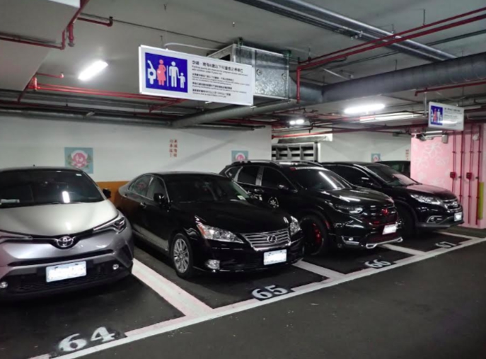自108年6月29日起，違規占用孕婦及育有6歲以下兒童者停車位將遭開罰。 圖：台北市政府/提供