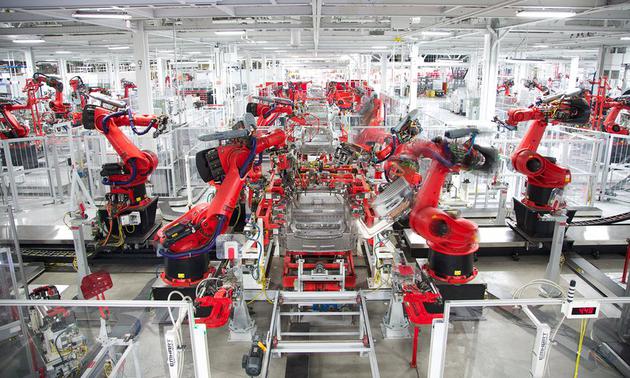 電動車大廠特斯拉今天調降所有車款在美國售價，今天股價收盤重挫近7%。 圖 : 翻攝自tech.sina.com.cn