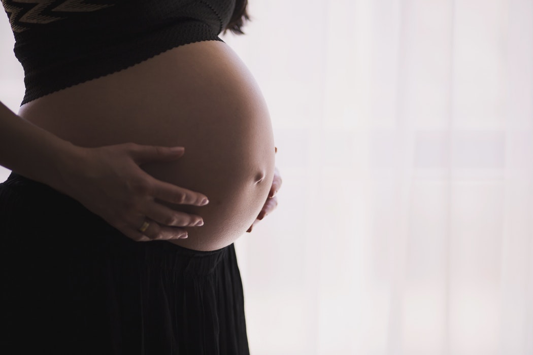 先生堅持用前女友替寶寶命名，女網友氣炸想離婚。 圖／翻攝自 Unsplash ,示意圖非當事人
