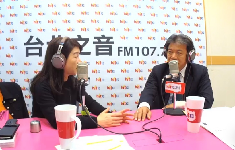 台南市議會議長郭信良今（９）早接受周玉蔻專訪時表示，他退黨參選的背後因素，是市長黃偉哲從中作梗。 圖：翻攝自周玉蔻嗆新聞臉書