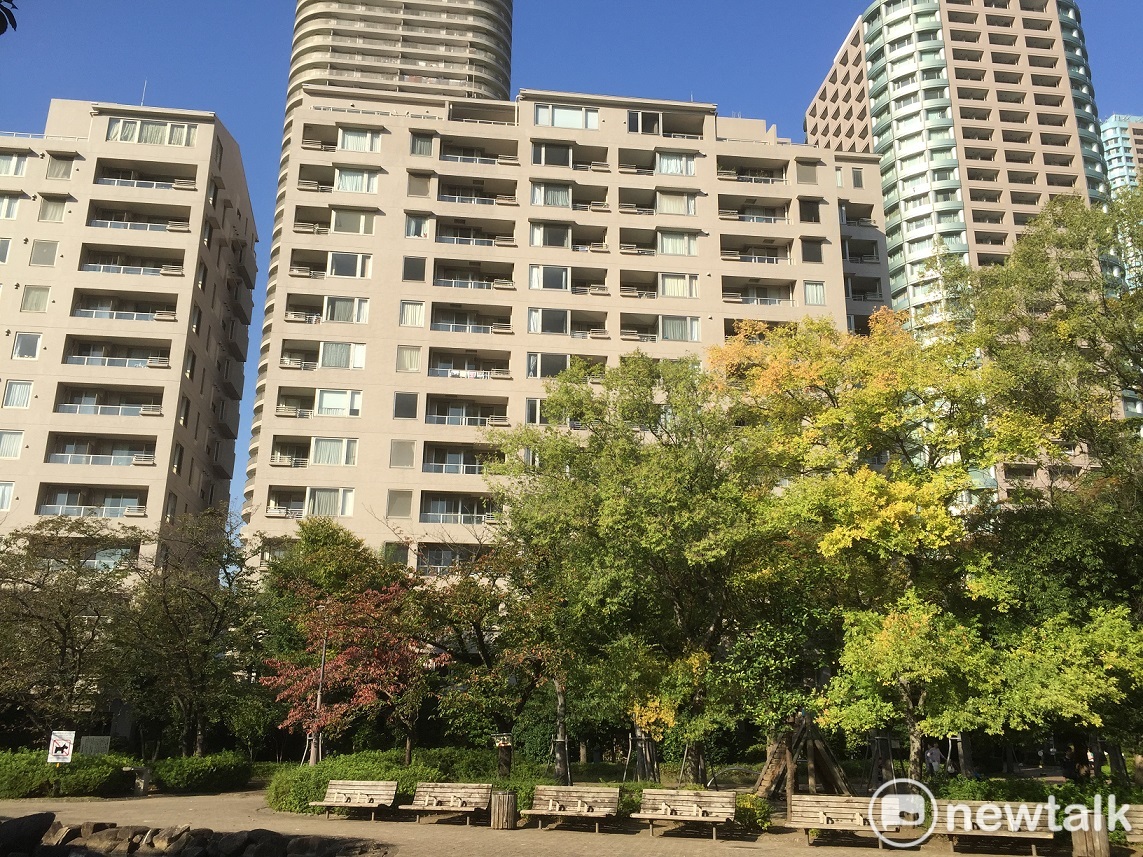 東京房產(塔層大廈支撐日本房地市場,陸客爆買至今支撐塔層大廈市場,如今要爆賣撤資,會引爆全般大甭盤的)。 圖：劉黎兒／攝