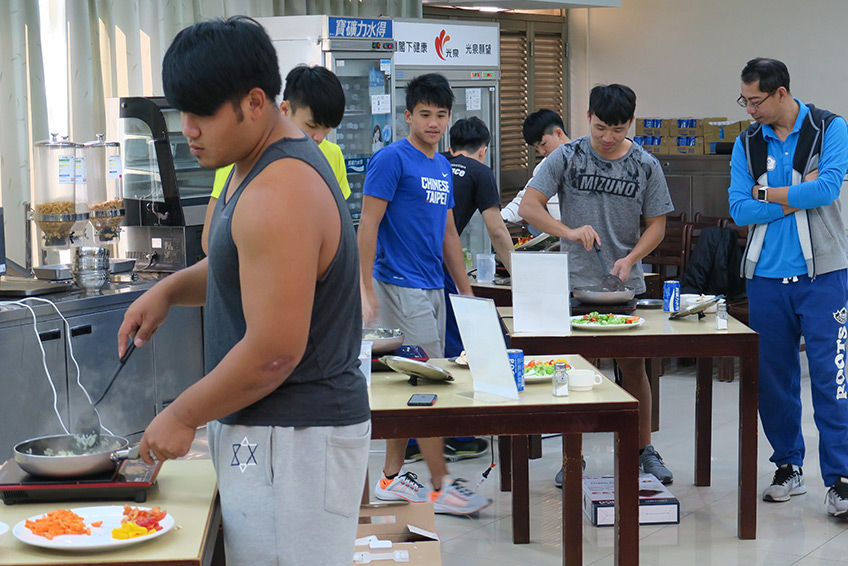 監委批評國訓中心未妥思運用伙食經費積極提升選手膳食品質，竟將伙食經費不當支用於用人費用。 圖 : 翻攝自國訓中心網站