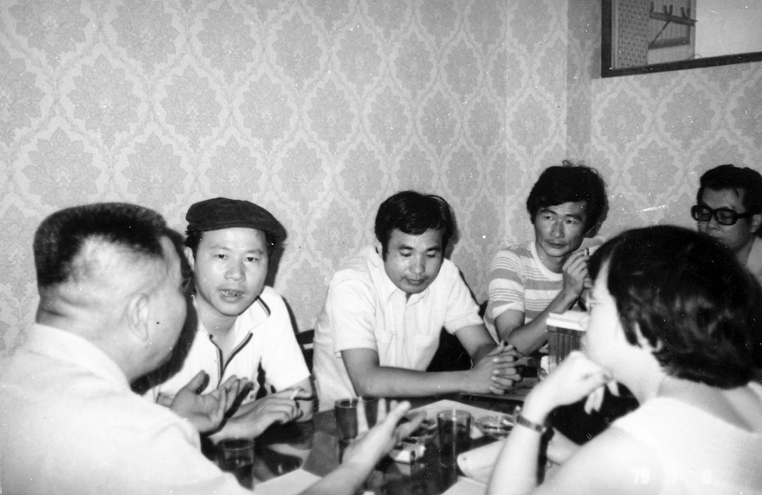 《美麗島》雜誌社編輯會議，左起發行人黃信介、許信良、姚嘉文、施明德、張俊宏、呂秀蓮。 圖：陳博文／攝